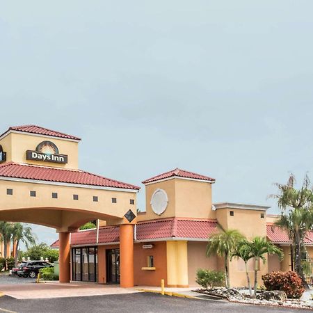 Days Inn By Wyndham Fort Myers Eksteriør bilde