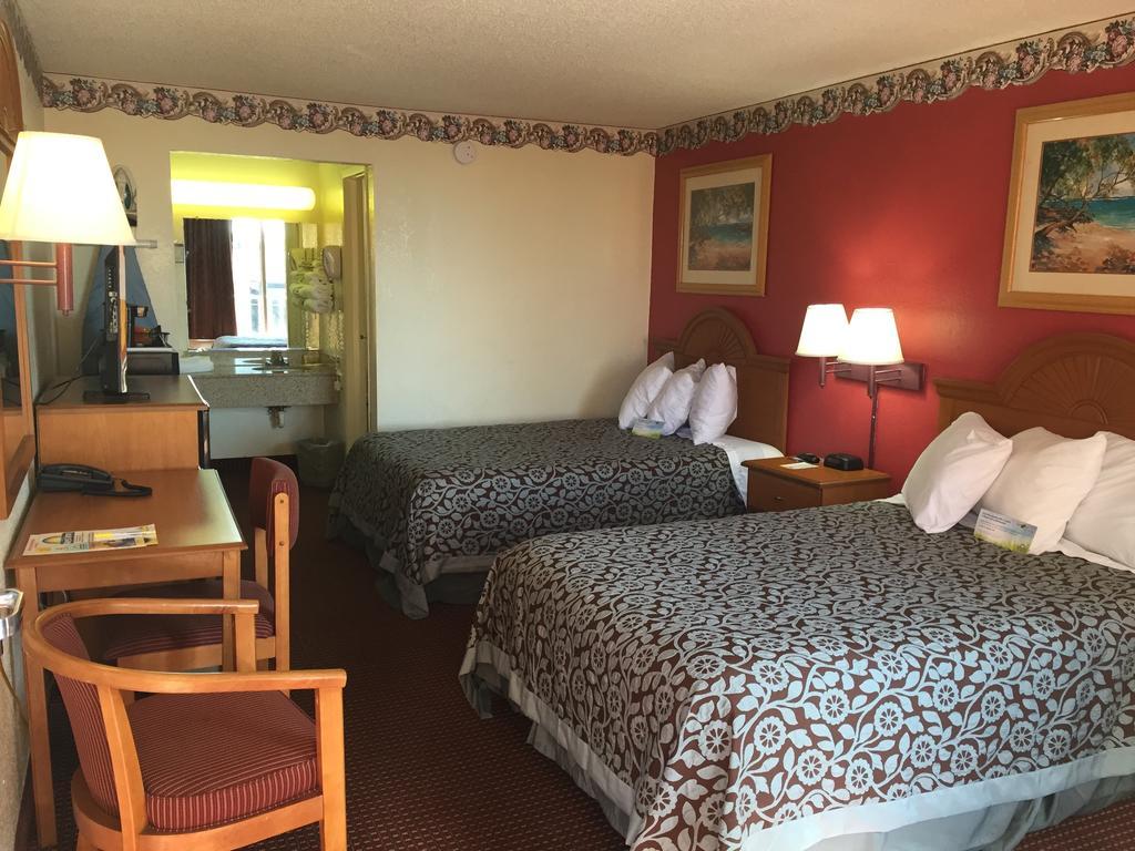 Days Inn By Wyndham Fort Myers Eksteriør bilde