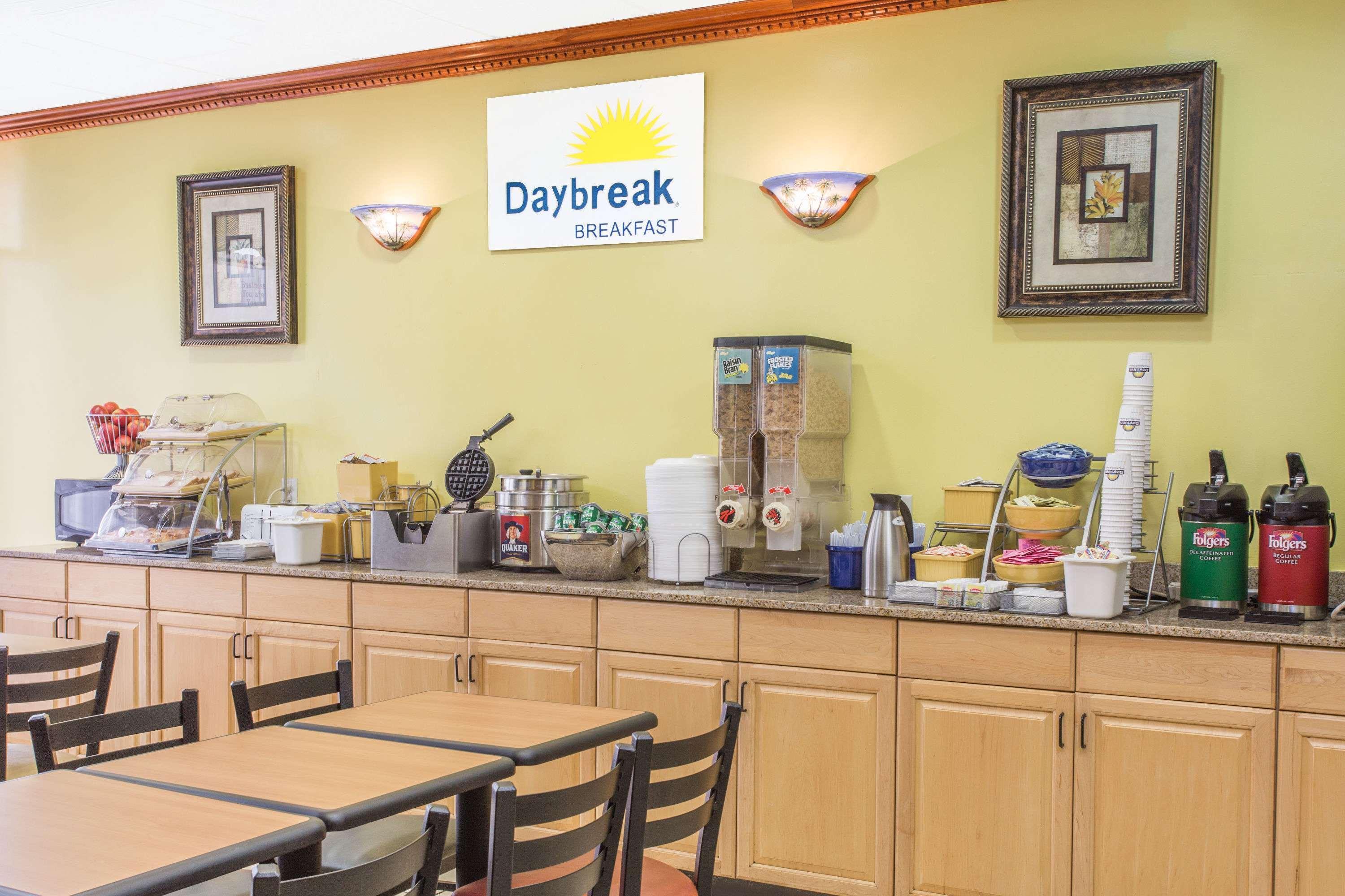 Days Inn By Wyndham Fort Myers Eksteriør bilde