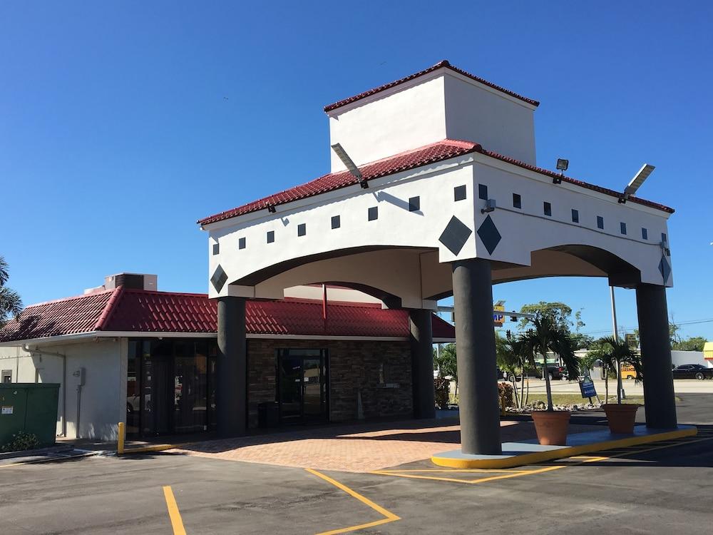 Days Inn By Wyndham Fort Myers Eksteriør bilde