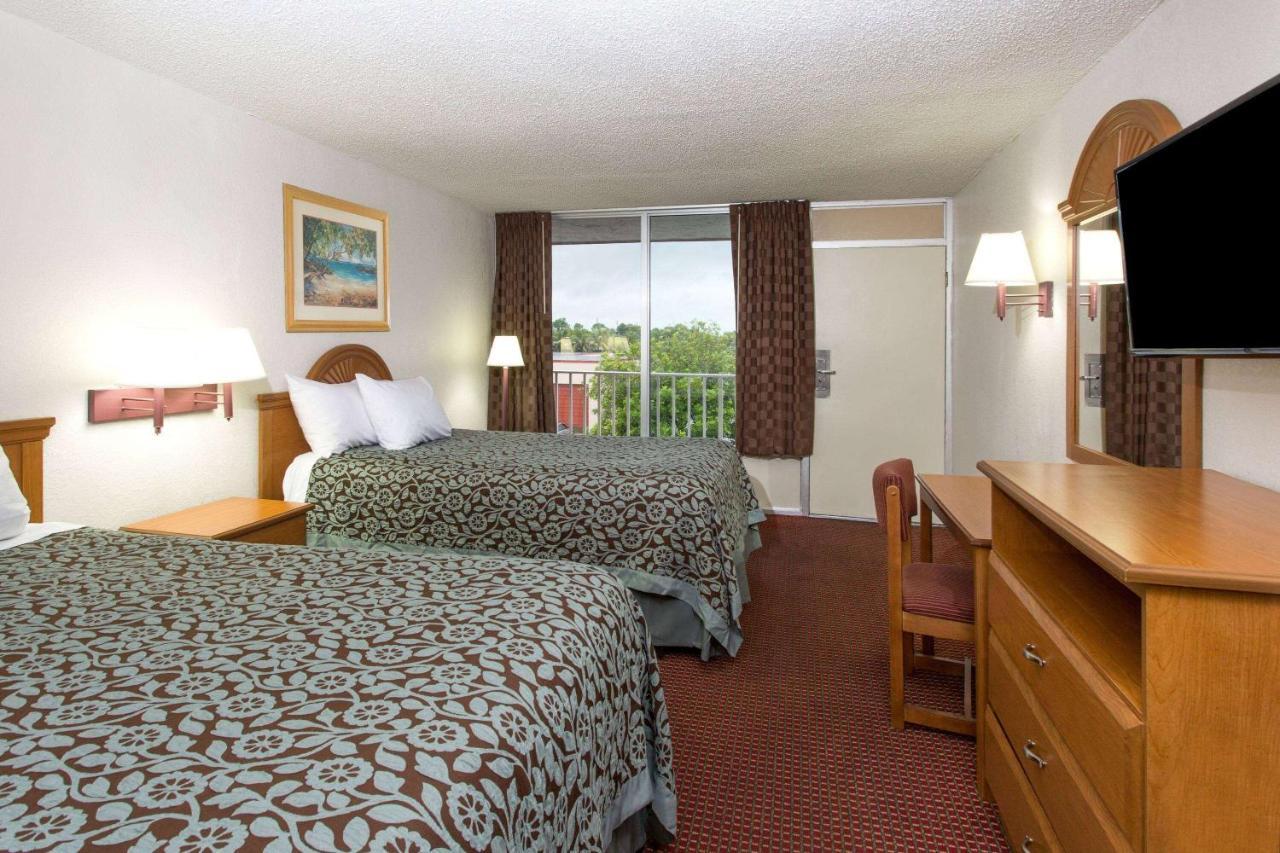 Days Inn By Wyndham Fort Myers Eksteriør bilde