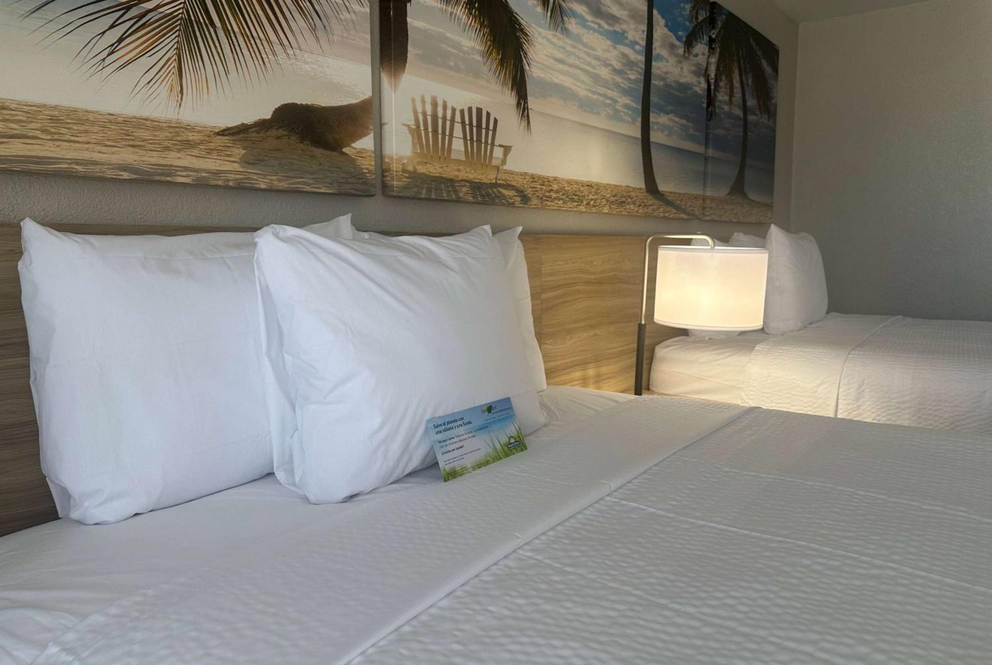 Days Inn By Wyndham Fort Myers Eksteriør bilde