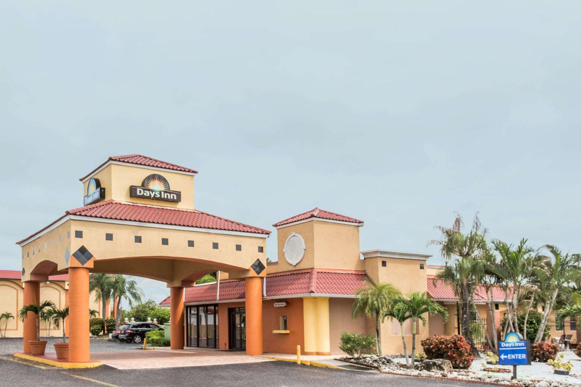 Days Inn By Wyndham Fort Myers Eksteriør bilde