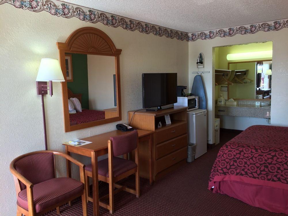 Days Inn By Wyndham Fort Myers Eksteriør bilde