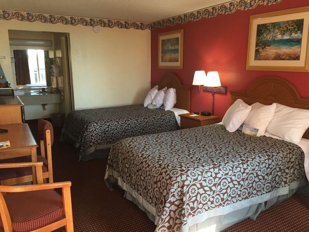 Days Inn By Wyndham Fort Myers Eksteriør bilde