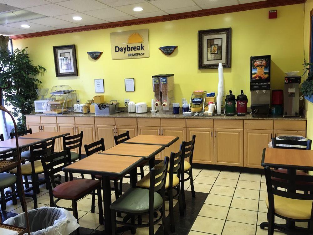 Days Inn By Wyndham Fort Myers Eksteriør bilde