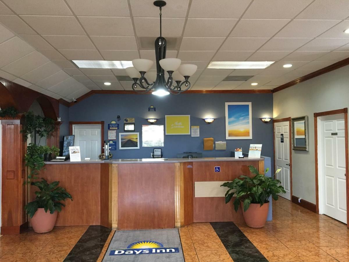 Days Inn By Wyndham Fort Myers Eksteriør bilde