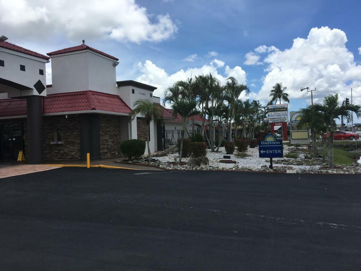 Days Inn By Wyndham Fort Myers Eksteriør bilde