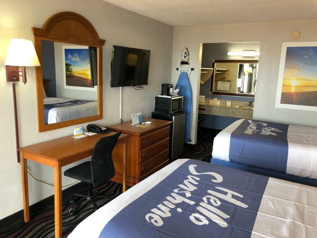 Days Inn By Wyndham Fort Myers Eksteriør bilde
